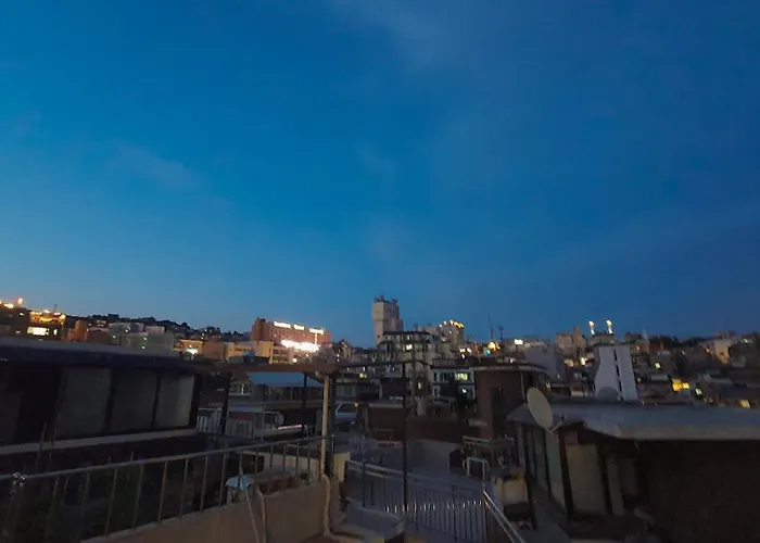 Apartment Binna 이태원역7분, 독채,테라스,4 Queen Beds, 무료짐보관 , 명동,홍대,서울역,명동 15분 Seoul