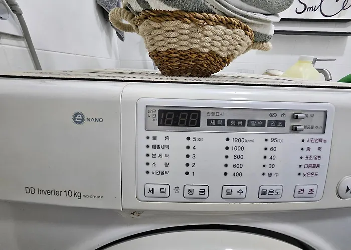 Apartment Binna 이태원역7분, 독채,테라스,4 Queen Beds, 무료짐보관 , 명동,홍대,서울역,명동 15분